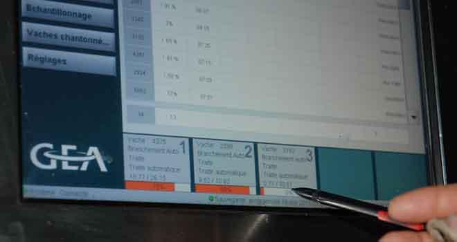 Sm@rt Élevage a, entre autres, vocation à évaluer l’impact des nouvelles technologies sur les élevages. © N. Tiers/Pixel image Sm@rt Élevage a, entre autres, vocation à évaluer l’impact des nouvelles technologies sur les élevages. © N. Tiers/Pixel image