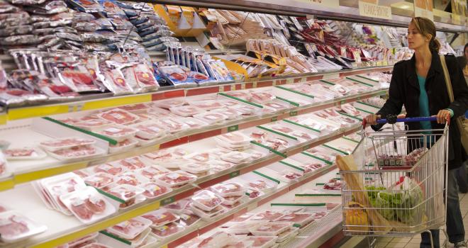 L'indicateur de marge brut de la distribution est en recul pour le steak haché. CP : Adobe Stock L'indicateur de marge brut de la distribution est en recul pour le steak haché. CP : Adobe Stock