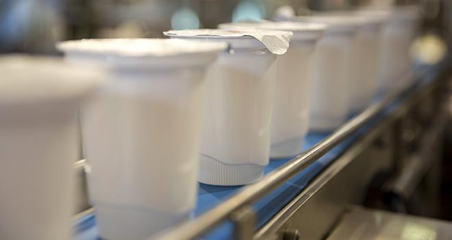 Le 29 novembre dernier, Damien Lacombe, président de la coopérative Sodiaal, a mis en œuvre l’accord définitif de reprise de contrôle exclusif de la marque Yoplait. © Belish/Adobe Stock