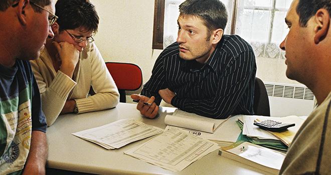 Une enquête réalisée début 2016 auprès de créanciers des éleveurs montre une nette augmentation des encours et l’apparition de nouveaux publics d’éleveurs en difficulté. Photo : L.GUENEAU/CNIEL