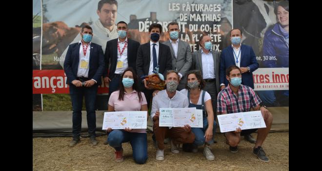 Deux éleveurs lauréats des Graines d’agriculteurs 2021. CP : C.Lamy-Grandidier/Pixel6TM Deux éleveurs lauréats des Graines d’agriculteurs 2021. CP : C.Lamy-Grandidier/Pixel6TM