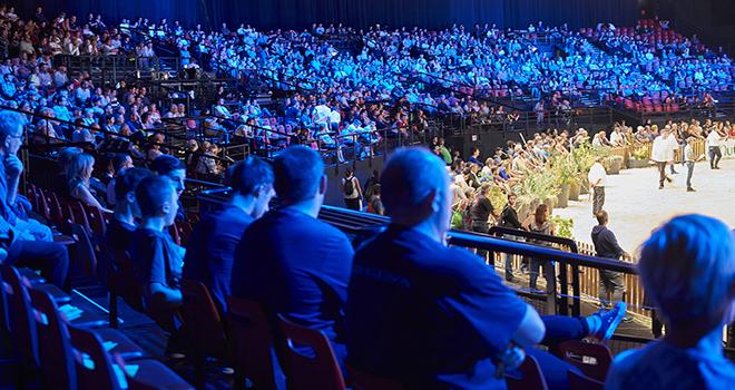 62.100 € de chiffre d’affaires pour la vente « Races de France Sélection ». CP Sommet de l'Élevage 62.100 € de chiffre d’affaires pour la vente « Races de France Sélection ». CP Sommet de l'Élevage